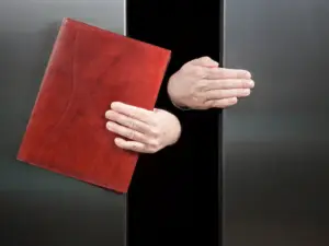 έμεινε το ασανσερ kefallonitis lift