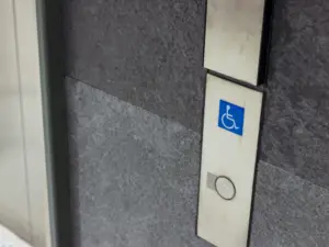 Σύγχρονοι Ανελκυστήρες για Αναπηρικά Αμαξίδια